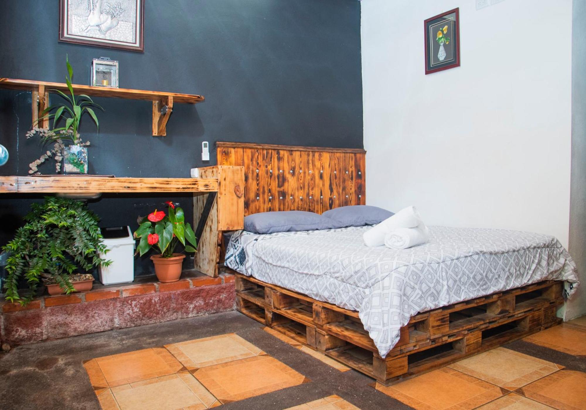 Gardens House, Airport Juan Santamaria, Alajuela, San Jose Hostel Eksteriør bilde